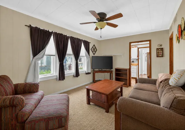 image of 105 Edgewood Ave, Crystal Lake, IL 60014 | MLS# 12738489