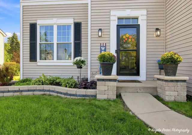 2nd image of 134 E Old Mill Trl, Antioch, IL 60002 | MLS# 12738534