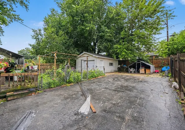 23rd image of 1303 Cora St, Joliet, IL 60435 | MLS# 12738613