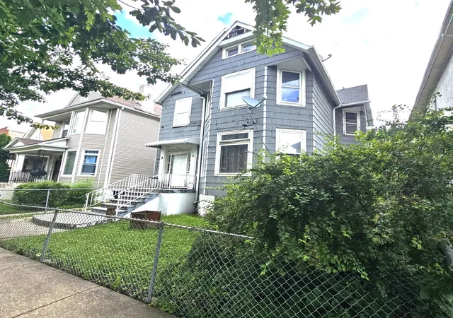 Listing Photo 2 - Condo for sale in building located at 319 N Lotus Ave, Chicago, IL 60644 - Unit #