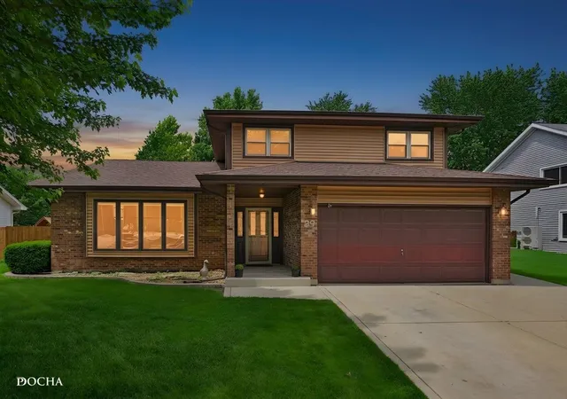 image of 29 Mayfair Ln, Aurora, IL 60504 | MLS# 12738654