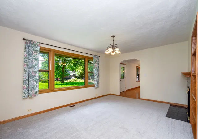 Photo 4 of Single family home for sale at 35861 N Fuller Rd, Gurnee, IL 60031 | MLS# 12738658 | Listing updated on 2026-09-03