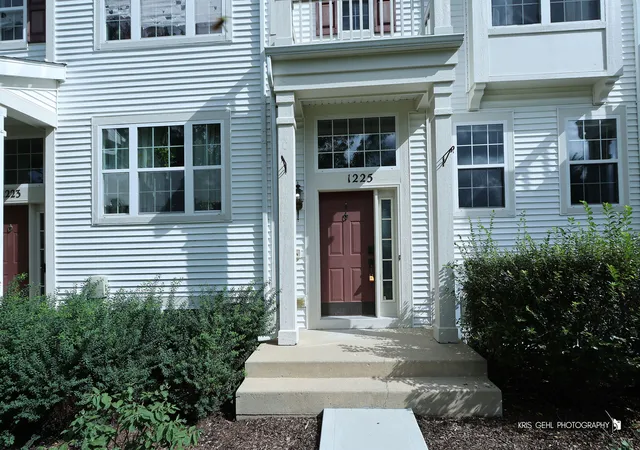 2nd image of 1225 Driftwood Ln, Pingree Grove, IL 60140 | MLS# 12738687