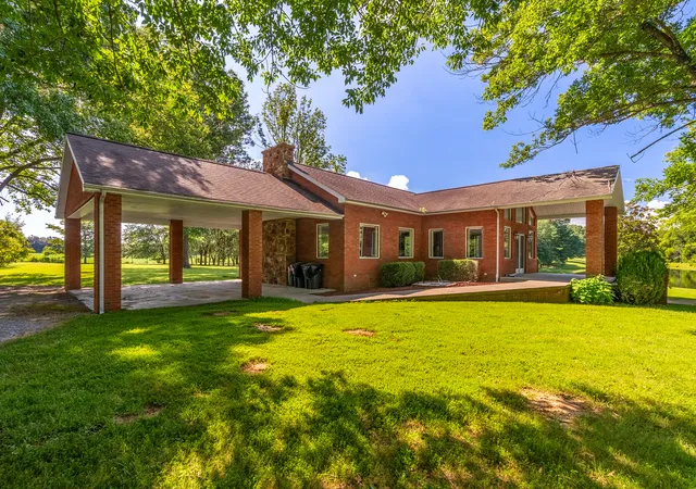 2nd image of 208 Silver Bullet Dr, Carbondale, IL 62901 | MLS# 12738689