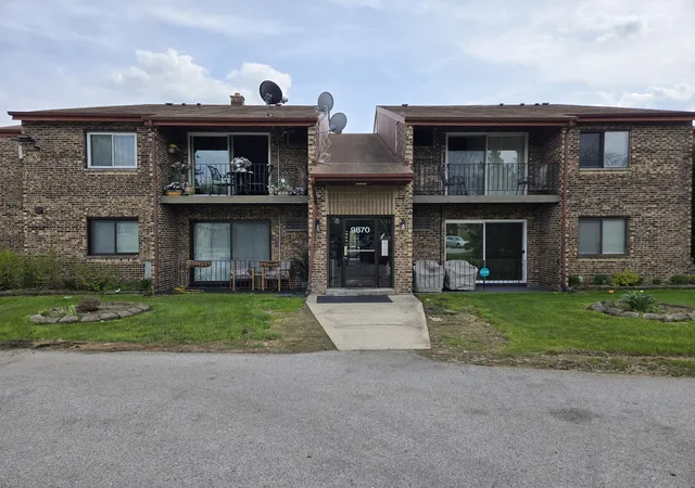 Photo 2 of Condo for sale at 9870 Cordoba Ct #1B, Orland Park, IL 60462 | MLS# 12738790 | Listing updated on 2026-09-08