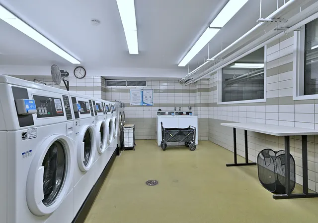 2nd image of 3440 N Lake Shore Dr, Chicago, IL 60657
