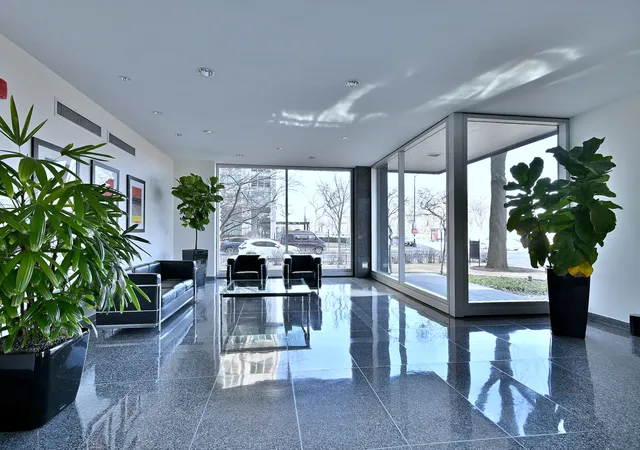 3rd image of 3440 N Lake Shore Dr, Chicago, IL 60657