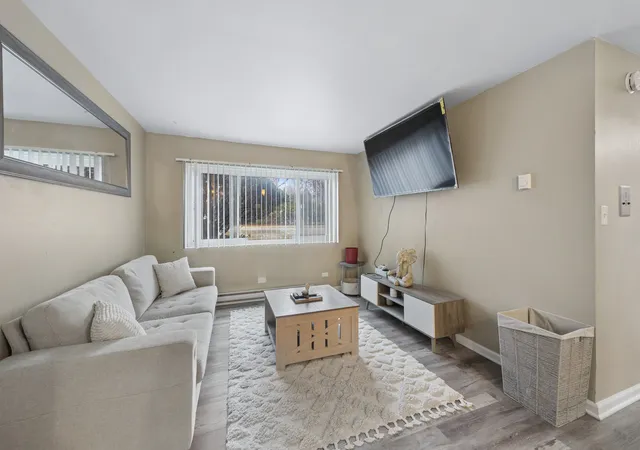 Photo 2 of Condo for sale at 727 S Maple Ave #100, Oak Park, IL 60304 | MLS# 12738811 | Listing updated on 2026-09-02