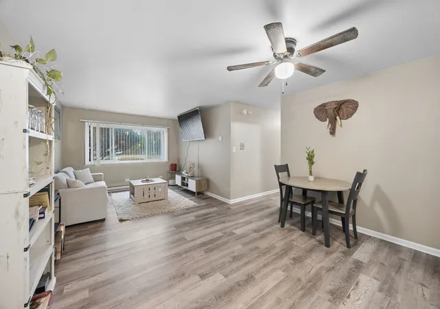 Photo 3 of Condo for sale at 727 S Maple Ave #100, Oak Park, IL 60304 | MLS# 12738811 | Listing updated on 2026-09-02
