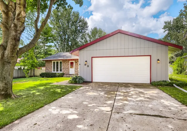 4th image of 98 Brookside Dr, Elgin, IL 60123 | MLS# 12738817