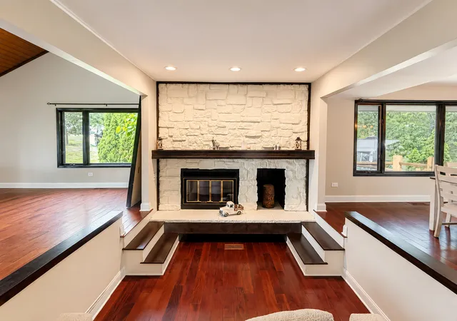 3rd image of 5N961 Ravine Dr, St. Charles, IL 60175 | MLS# 12738819