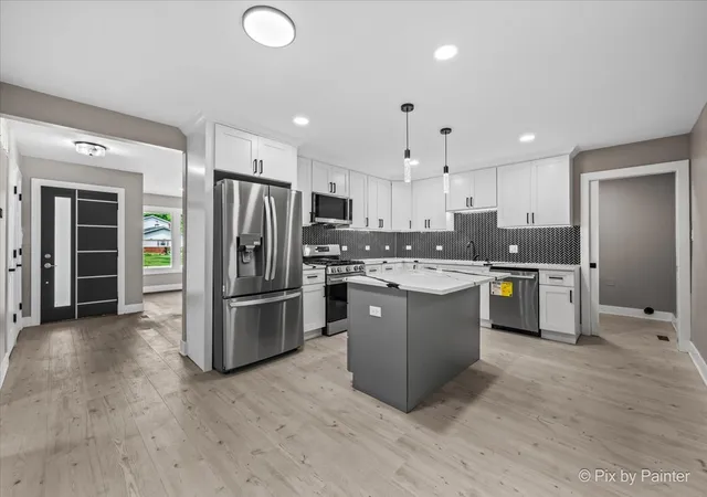 Photo 2 of Single family home for sale at 943 Oxford St, Downers Grove, IL 60516 | MLS# 12738829 | Listing updated on 2026-09-03