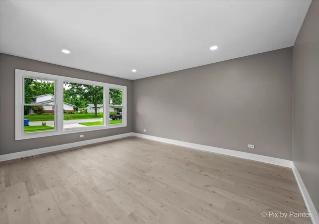 Photo 4 of Single family home for sale at 943 Oxford St, Downers Grove, IL 60516 | MLS# 12738829 | Listing updated on 2026-09-03
