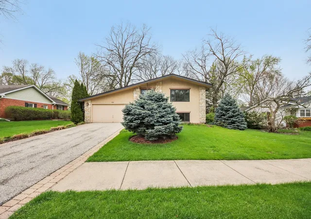 1st image of 236 Monument Ave, Barrington, IL 60010 | MLS# 12738885