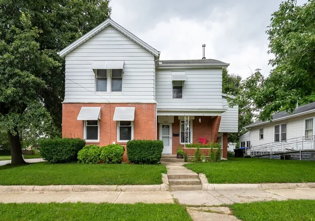 1st image of 1313 W Chestnut St, Bloomington, IL 61701 | MLS# 12738900