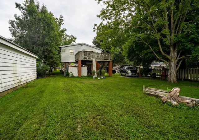 27th image of 1313 W Chestnut St, Bloomington, IL 61701 | MLS# 12738900
