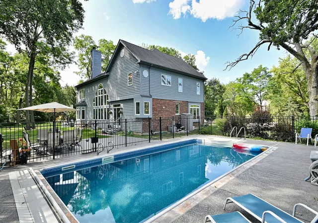 3rd image of 383 Country Oak Ln, Inverness, IL 60067 | MLS# 12738909