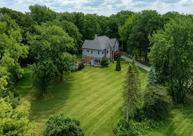 34th image of 383 Country Oak Ln, Inverness, IL 60067 | MLS# 12738909