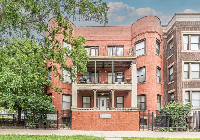 Photo 2 of Condo for sale at 4615 S Michigan Ave #2N, Chicago, IL 60653 | MLS# 12738910 | Listing updated on 2026-08-26