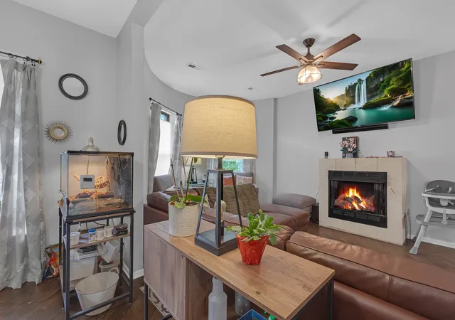 Listing Photo 4 - Condo for sale in building located at 4615 S Michigan Ave S, Chicago, IL 60653 - Unit #2N