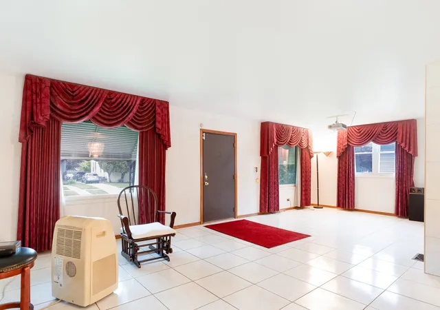 3rd image of 519 S 7Th Ave, Maywood, IL 60153 | MLS# 12738951
