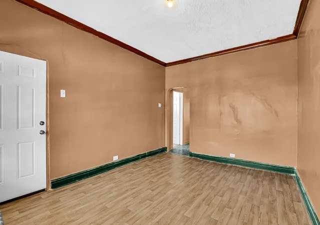 Listing Photo 4 - Condo for sale in building located at 8533 S Manistee Ave, Chicago, IL 60617