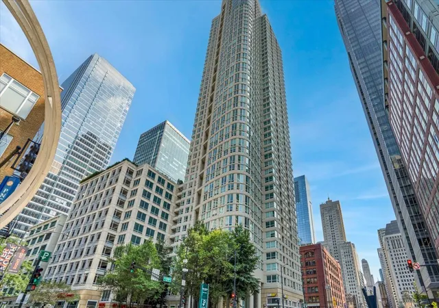 Photo 3 of Condo for sale at 345 N La Salle Dr #3604, Chicago, IL 60654 | MLS# 12738977 | Listing updated on 2026-09-02