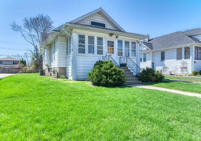 1st image of 904 Caton Ave, Joliet, IL 60435 | MLS# 12738983