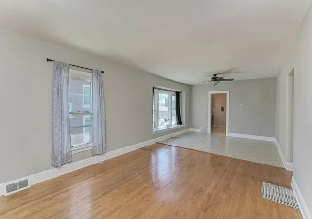 4th image of 904 Caton Ave, Joliet, IL 60435 | MLS# 12738983