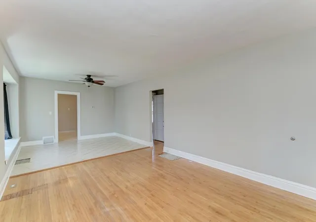 5th image of 904 Caton Ave, Joliet, IL 60435 | MLS# 12738983