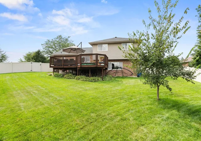 31st image of 750 Bluestone Bay Dr, New Lenox, IL 60451 | MLS# 12738986