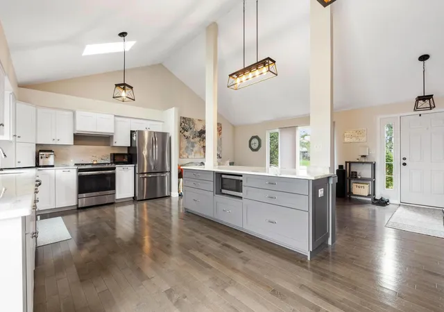 5th image of 750 Bluestone Bay Dr, New Lenox, IL 60451 | MLS# 12738986