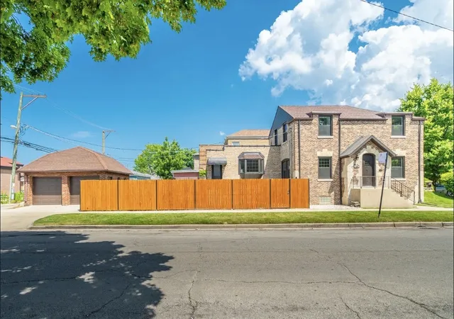 Photo 3 of Sale Pending at 7137 N Francisco Ave, Chicago, IL 60645 | MLS# 12739014 | Listing updated on 2026-08-31