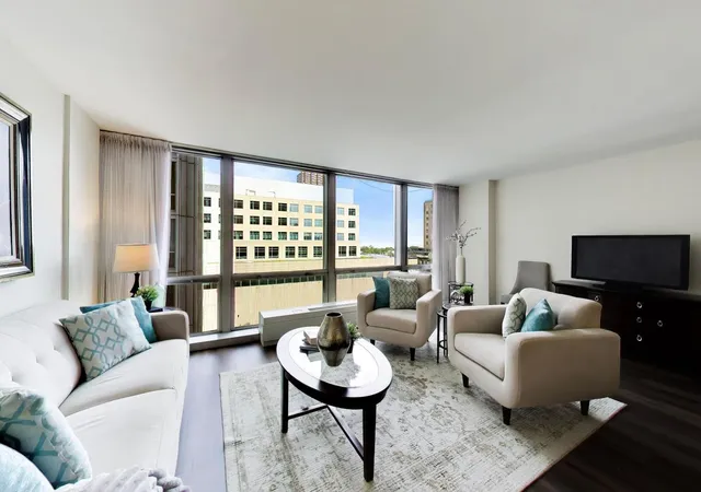 Photo 2 of Condo for sale at 330 W Diversey Pkwy #902-04, Chicago, IL 60657 | MLS# 12739204 | Listing updated on 2026-08-27