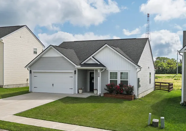 Photo 1 of Single family home for sale at 104 Churchill Dr, Williamstown, KY 41097 | MLS# 645496 | Listing updated on 2026-09-13