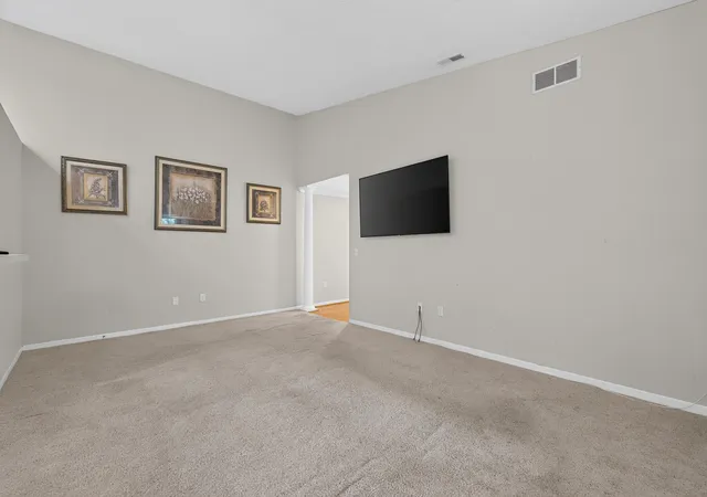 5th image of 7041 Glen Kerry Ct, Florence, KY 41042 | MLS# 645558