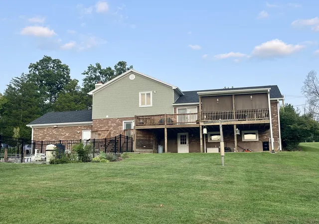 2nd image of 5006 Carpenter Dr, Crestwood, KY 40014 | MLS# 645571