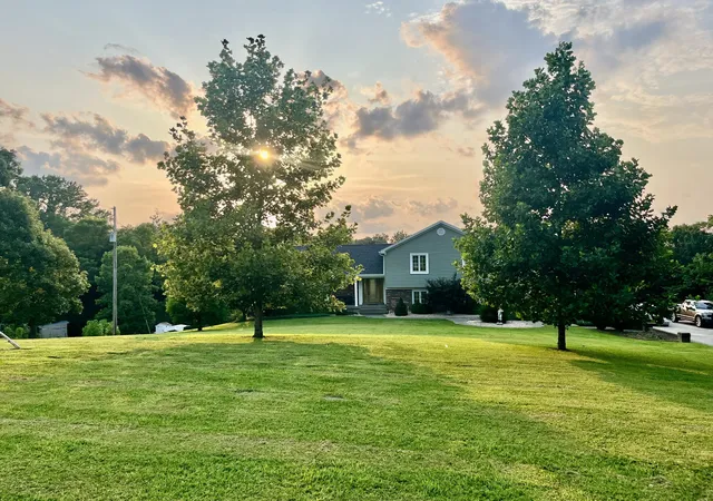 3rd image of 5006 Carpenter Dr, Crestwood, KY 40014 | MLS# 645571