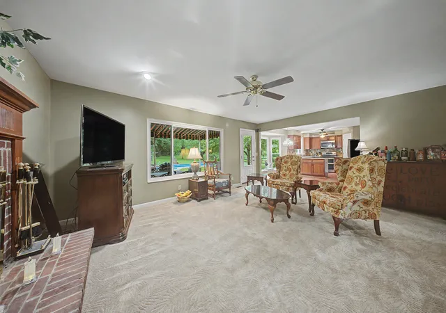 Photo 4 of Sale Pending at 13 Overlook Cir, Wilder, KY 41076 | MLS# 645684 | Listing updated on 2026-08-19