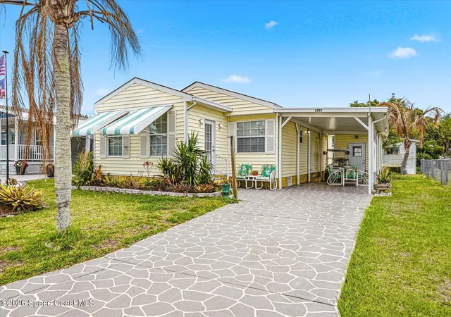 Photo 1 of Sale Pending at 1027 Oriole Cir, Sebastian, FL 32976 | MLS# 1071710 | Listing updated on 2026-08-05