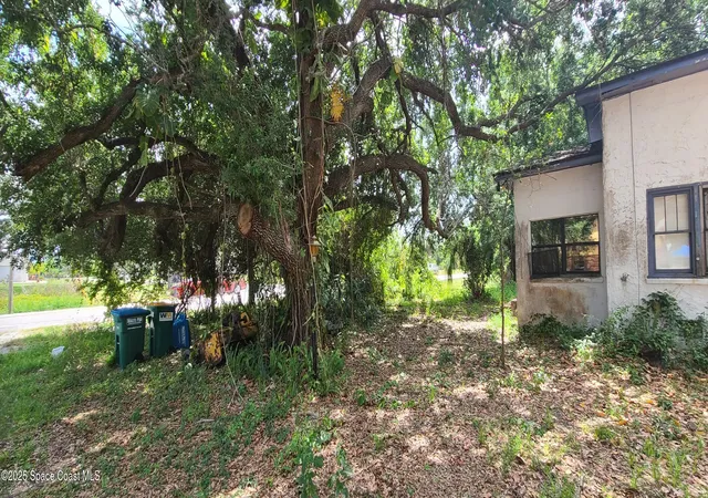 Photo 3 of Single family home for sale at 920 Malabar Rd, Malabar, FL 32950 | MLS# 1082935 | Listing updated on 2026-07-21