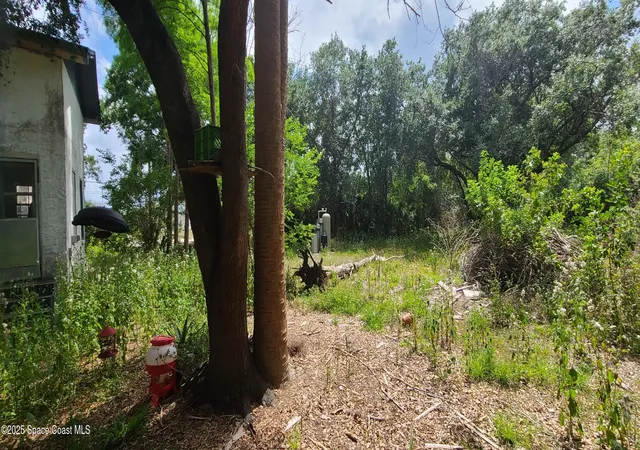 Photo 4 of Single family home for sale at 920 Malabar Rd, Malabar, FL 32950 | MLS# 1082935 | Listing updated on 2026-07-21