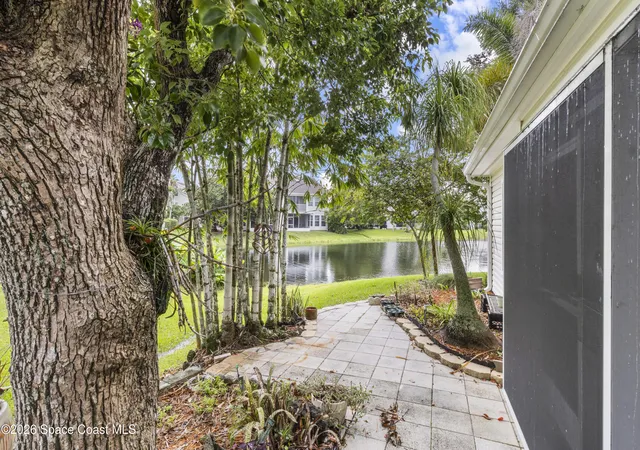 2nd image of 1965 Westminster Cir, Vero Beach, FL 32966