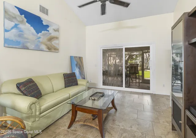 5th image of 1965 Westminster Cir #2, Vero Beach, FL 32966 | MLS# 1083088