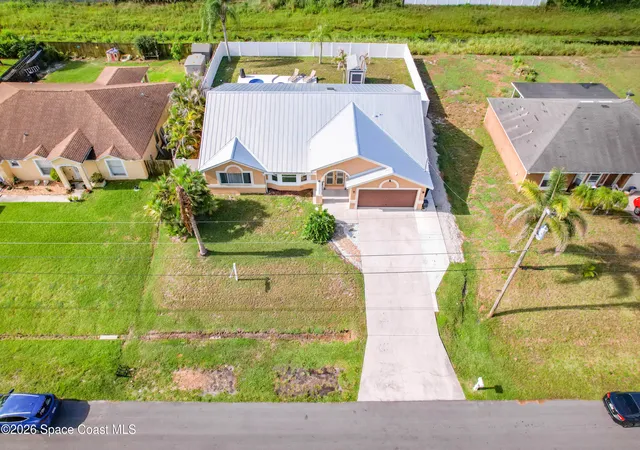 Photo 3 of Single family home for sale at 518 Sw Lacroix Ave, Port Saint Lucie, FL 34953 | MLS# 1085010 | Listing updated on 2026-09-14