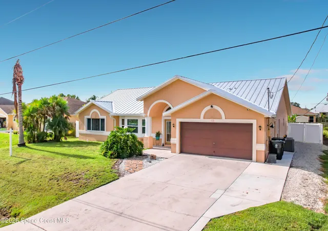 Photo 3 of Single family home for sale at 518 SW Lacroix Ave, Port Saint Lucie, FL 34953 | MLS# 1085010 | Listing updated on 2026-10-15