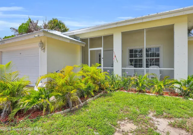 Photo 3 of Sale Pending at 1295 12th Avenue Sw, Vero Beach, FL 32962 | MLS# 1082569 | Listing updated on 2026-09-07