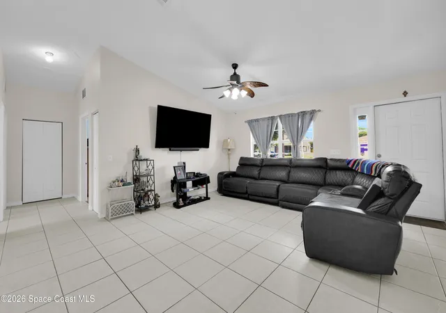 Photo 4 of Sale Pending at 1295 12th Avenue SW, Vero Beach, FL 32962 | MLS# 1082569 | Listing updated on 2026-09-07