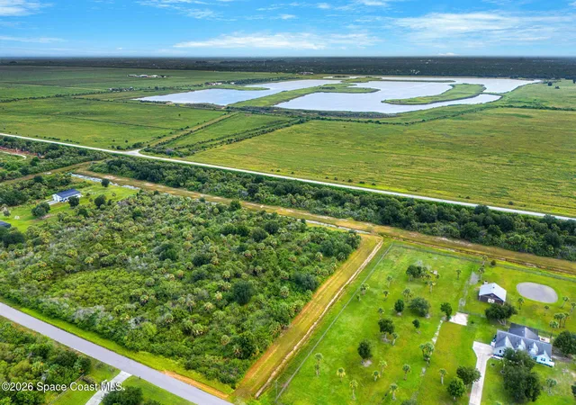 Photo 4 of Sale Pending at 326 Fox Trl St, Palm Bay, FL 32909 | MLS# 1082996 | Listing updated on 2026-07-28