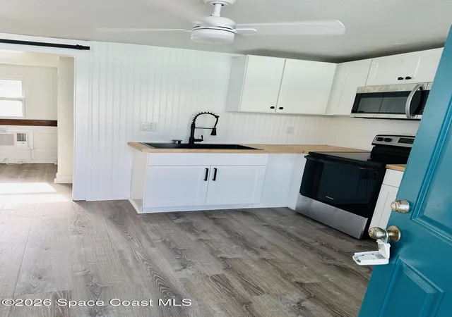 3rd image of 406 Tyler Ave, Cape Canaveral, FL 32920